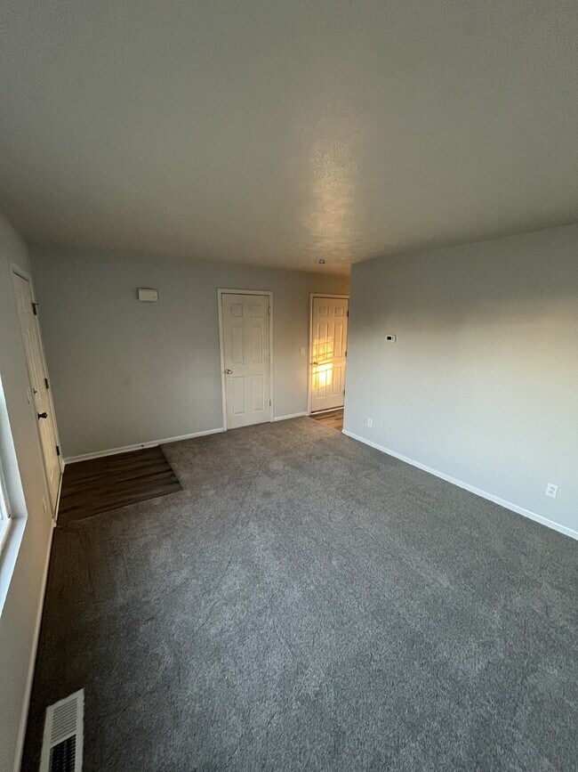 Foto del edificio - 311 Onyx Dr