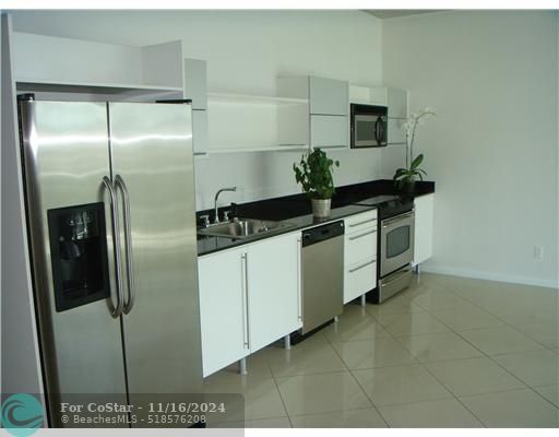 Foto del edificio - 690 SW 1st Ct