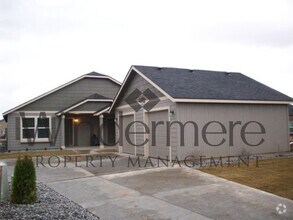 Building Photo - 208 Marjorie Place
