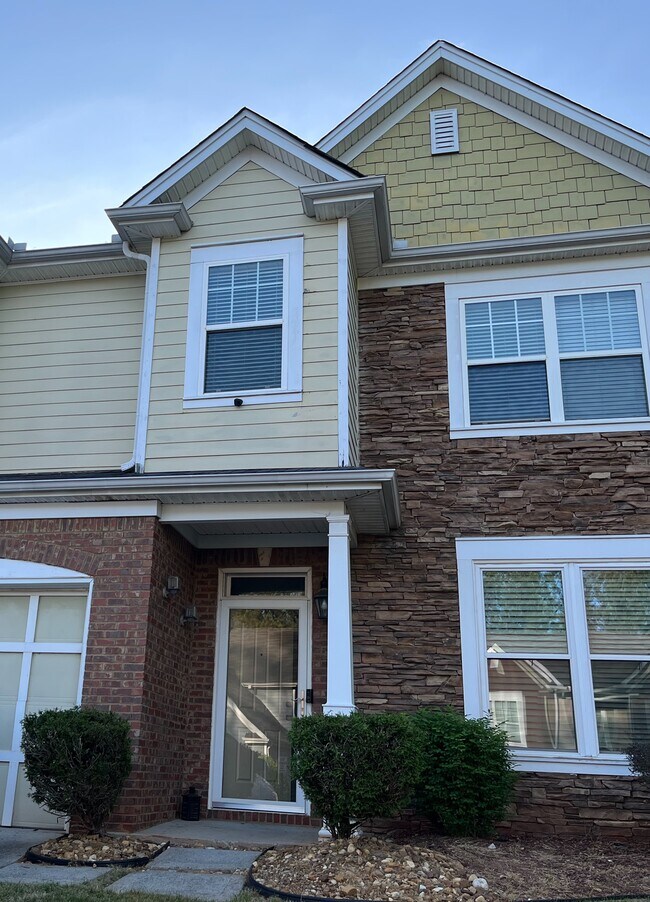 Building Photo - 4364 Savannah Dr