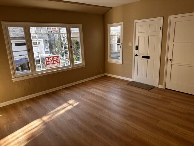 Foto del edificio - 437 23rd Pl