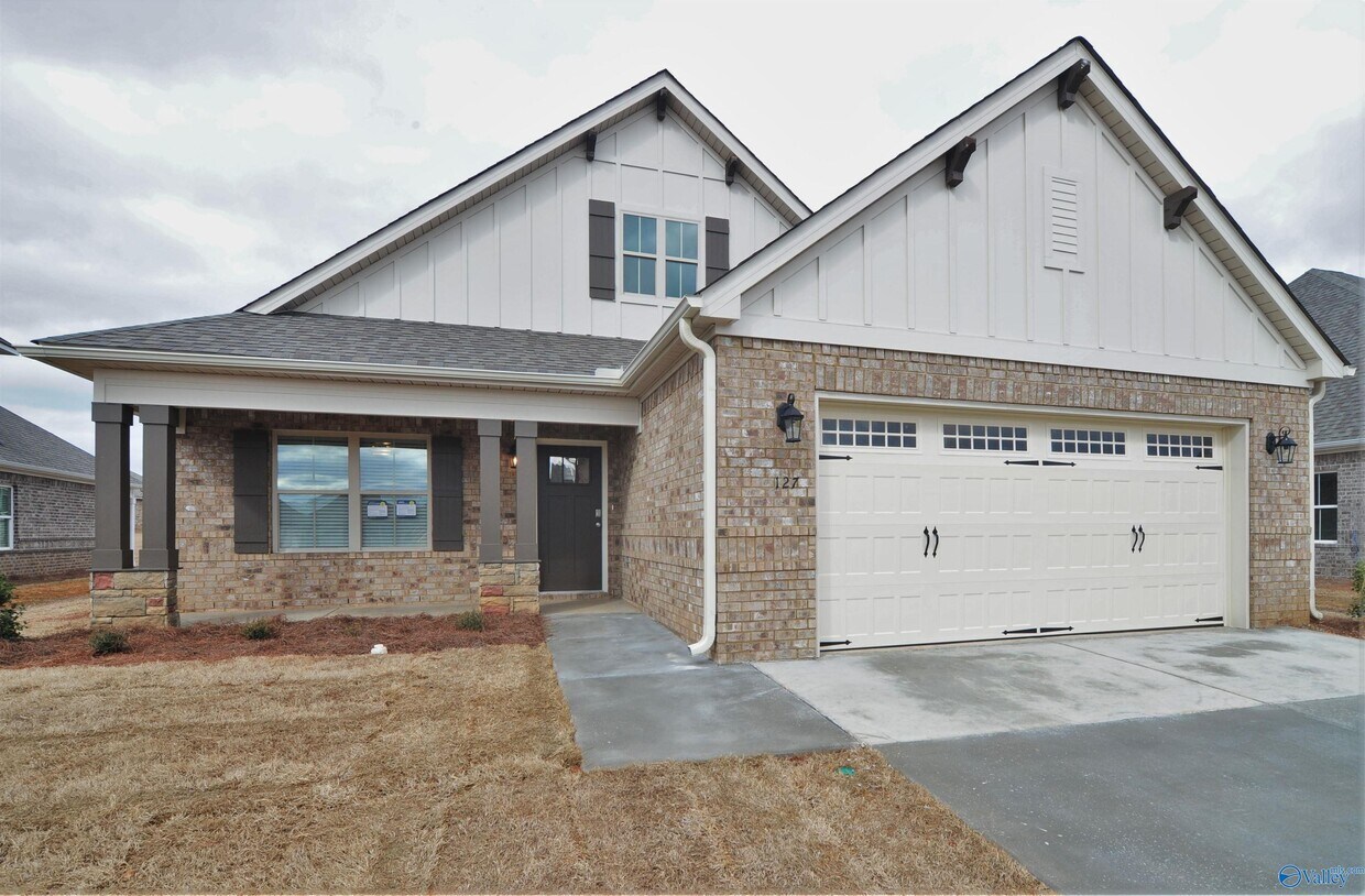 Primary Photo - 127 Whitner Dr