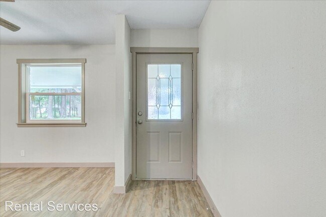 Building Photo - 4 br, 1.5 bath House - 454 Parker St