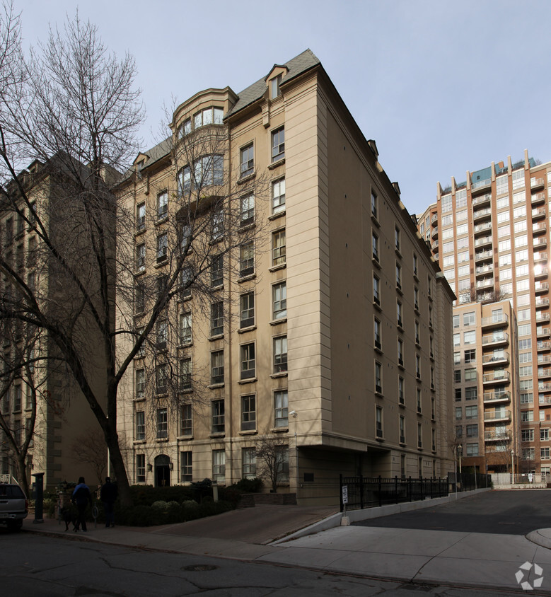 Primary Photo - 88 Charles St E