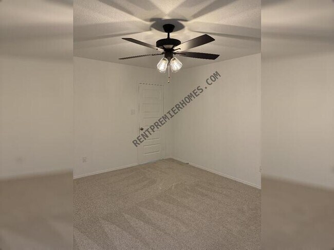 Foto del edificio - 122 Powder River Dr