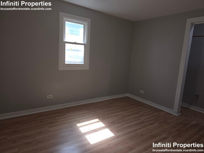 Building Photo - 13802 Lincoln Ave