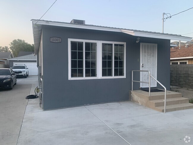 Building Photo - 10301 Arminta St