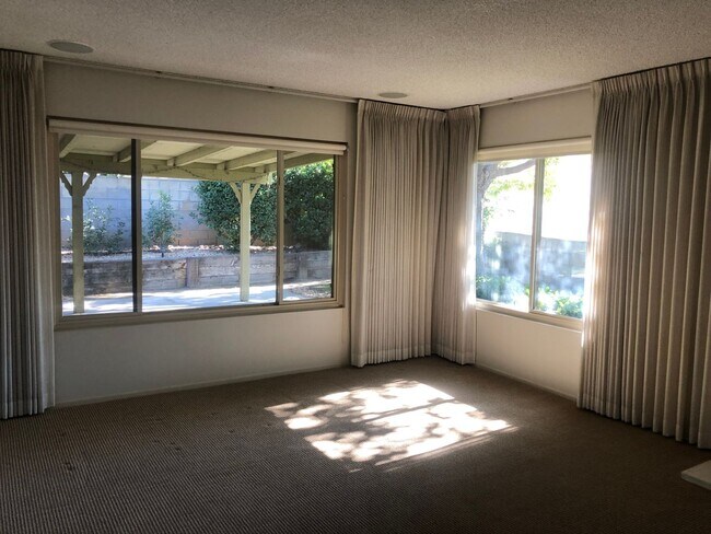 Foto del edificio - Beautiful upgraded 3b/2b home for rent in ...