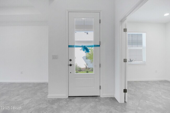 Building Photo - 215 Summertime Pl