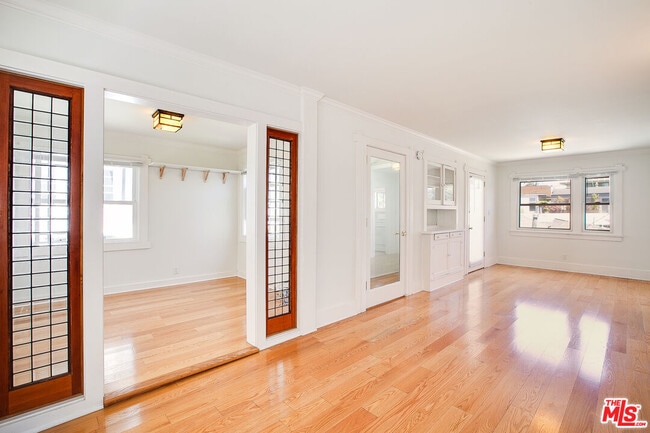 Building Photo - 426 Rialto Ave