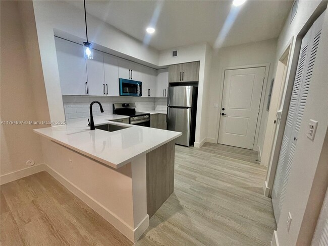 Foto del edificio - 18412 Homestead Ave