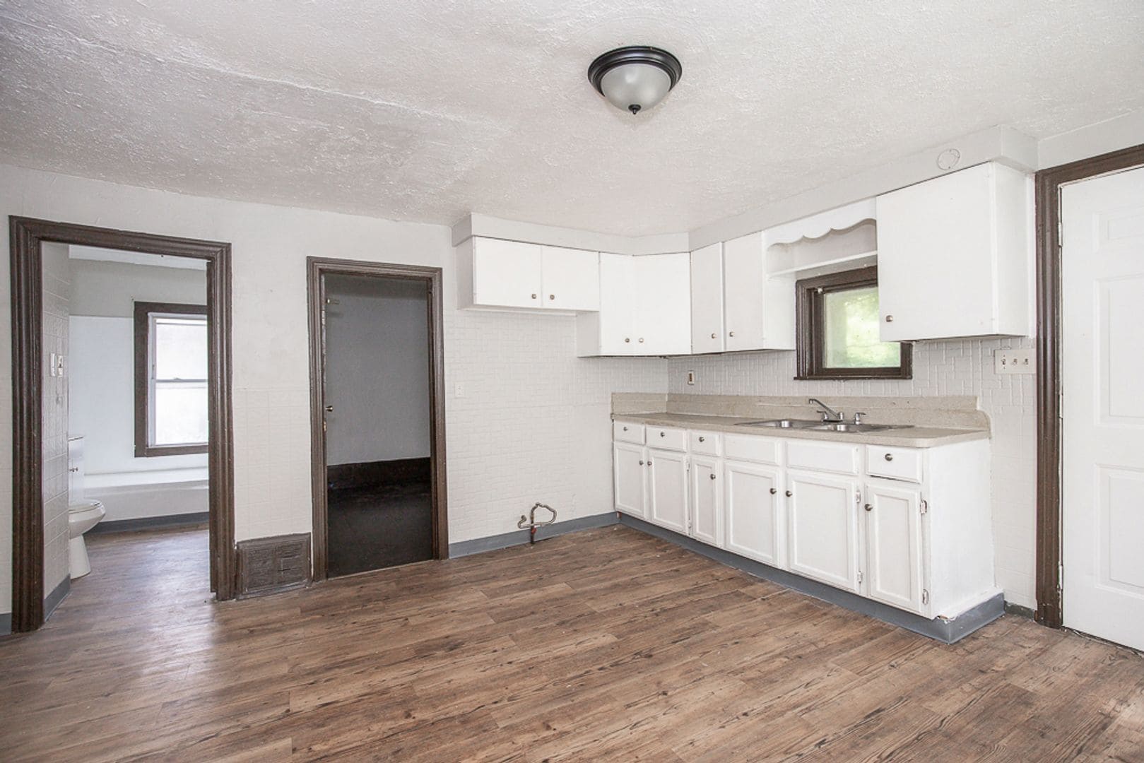9005 Union Cleveland, OH 44105 – photo 2