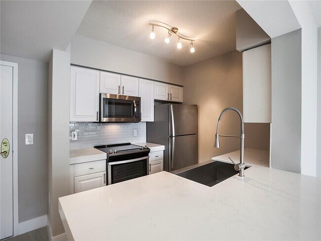 Foto del edificio - 1040 Seminole Dr