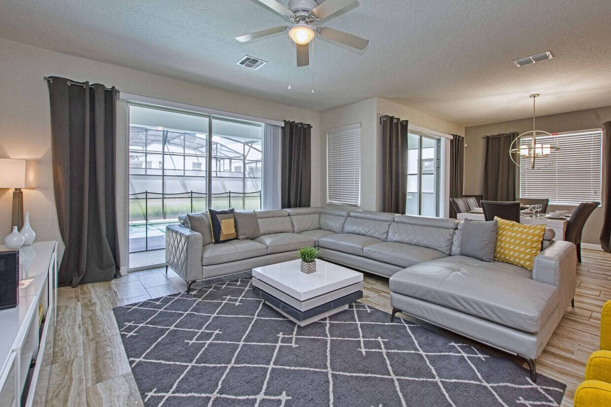 Foto principal - 4728 Sleepy Hollow Dr