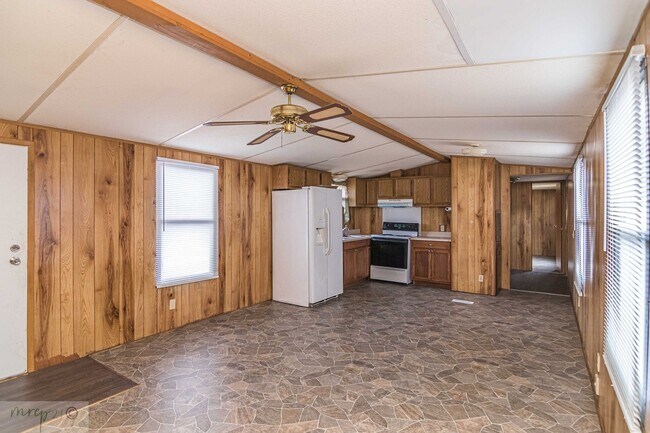 Foto del edificio - 111 Clover Ridge Dr