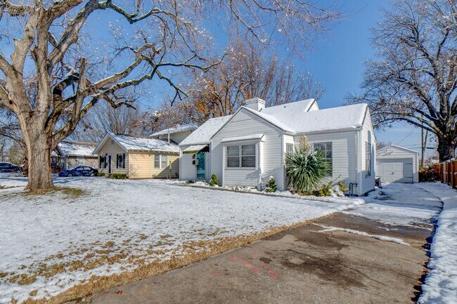 Foto del edificio - 2 Bed / 1 Bath in Rosemont Heights!