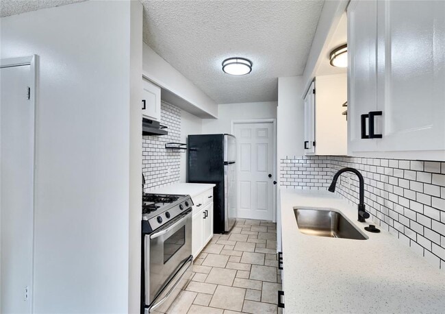 Foto del edificio - 3900 E 16th St