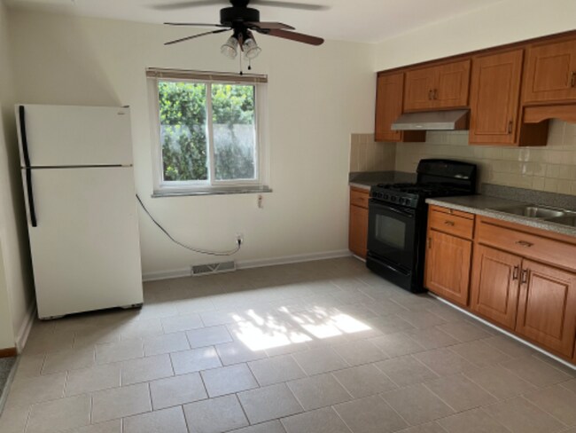 Foto del edificio - 1239 Broadrock Ct