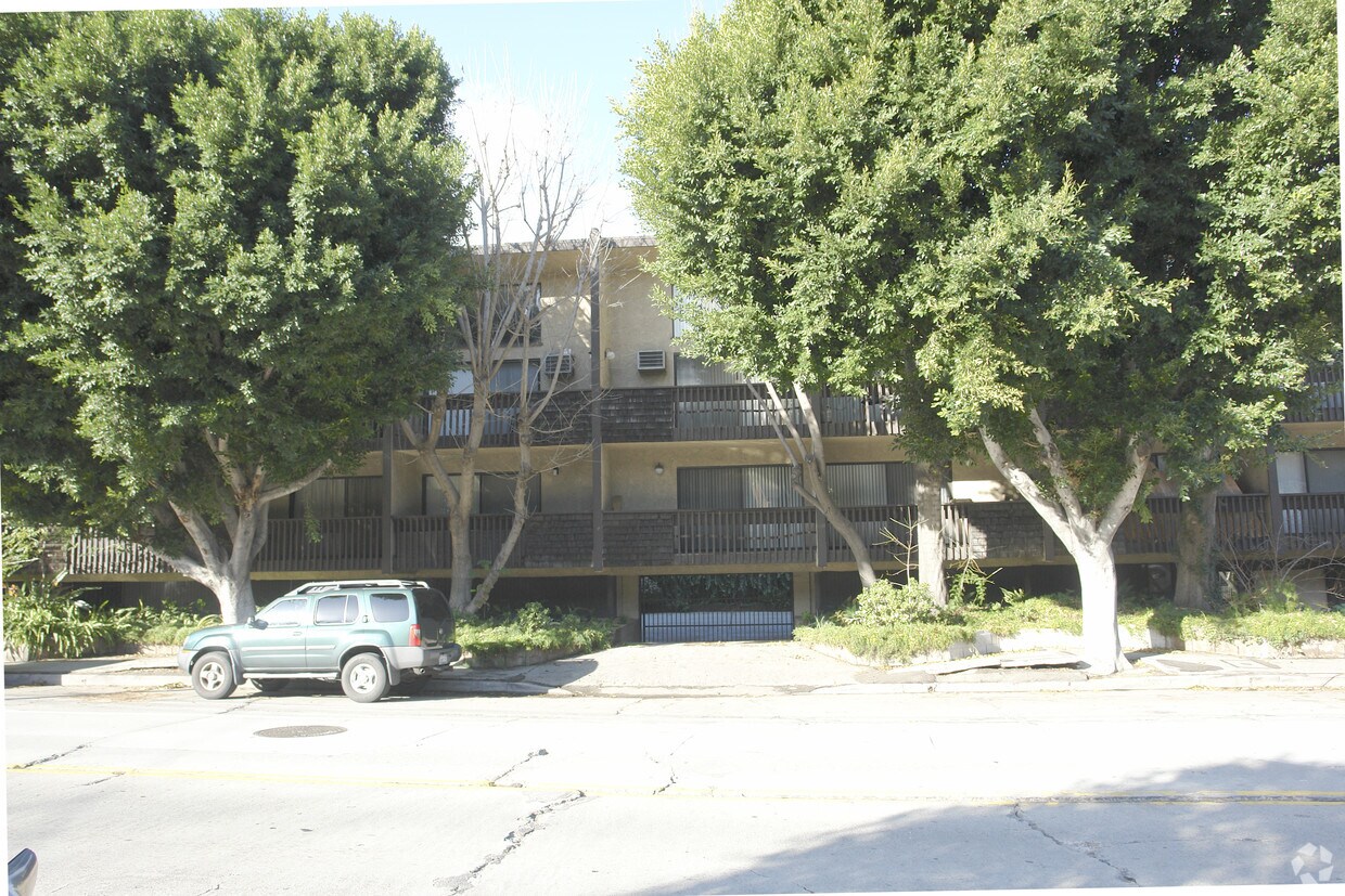Building Photo - 2345 Griffith Park Blvd