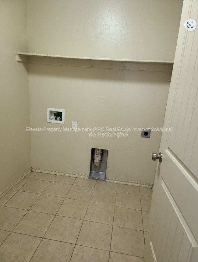 Building Photo - 921 West Prairie Wind Way