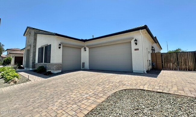 Building Photo - 3453 E Aloe Dr