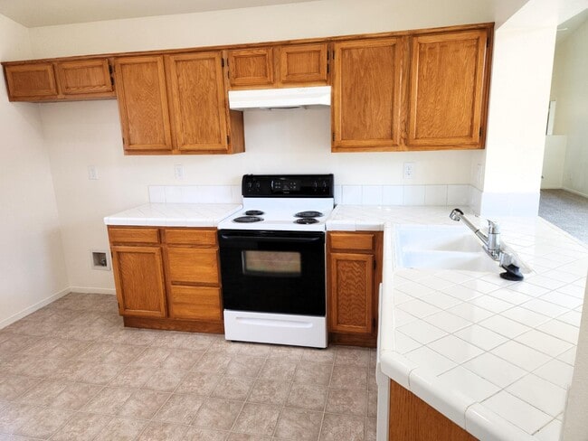 Foto del edificio - 2327 E Goshen Ave