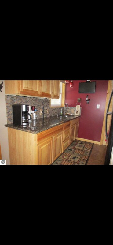 Foto del edificio - 1038 Wintergreen St