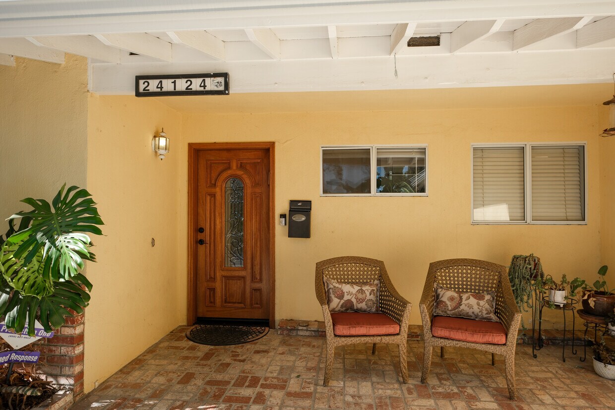 24124 Archwood St, West Hills, CA 91307 House Rental in West Hills