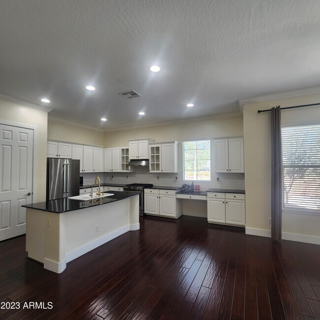 Foto del edificio - 4553 North Point Ridge Rd