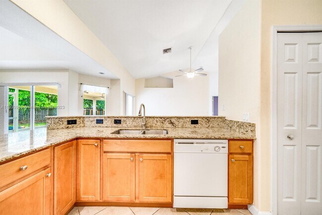 Foto del edificio - 4634 SW Eagle St