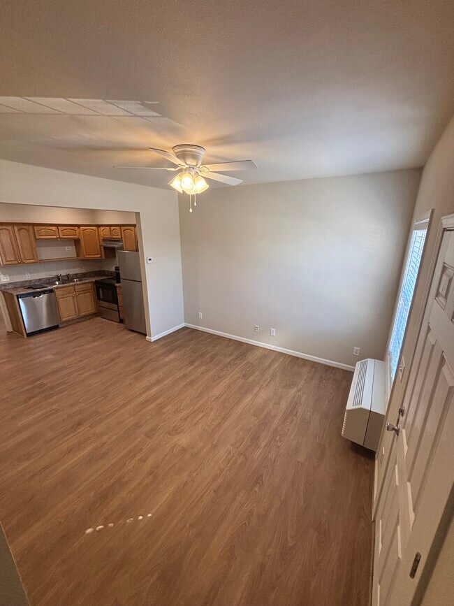 Foto del edificio - 130 E Center Town Dr