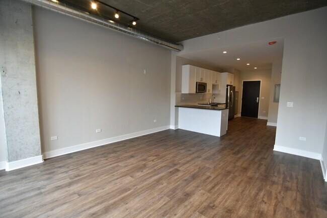 Building Photo - 3833 N Broadway