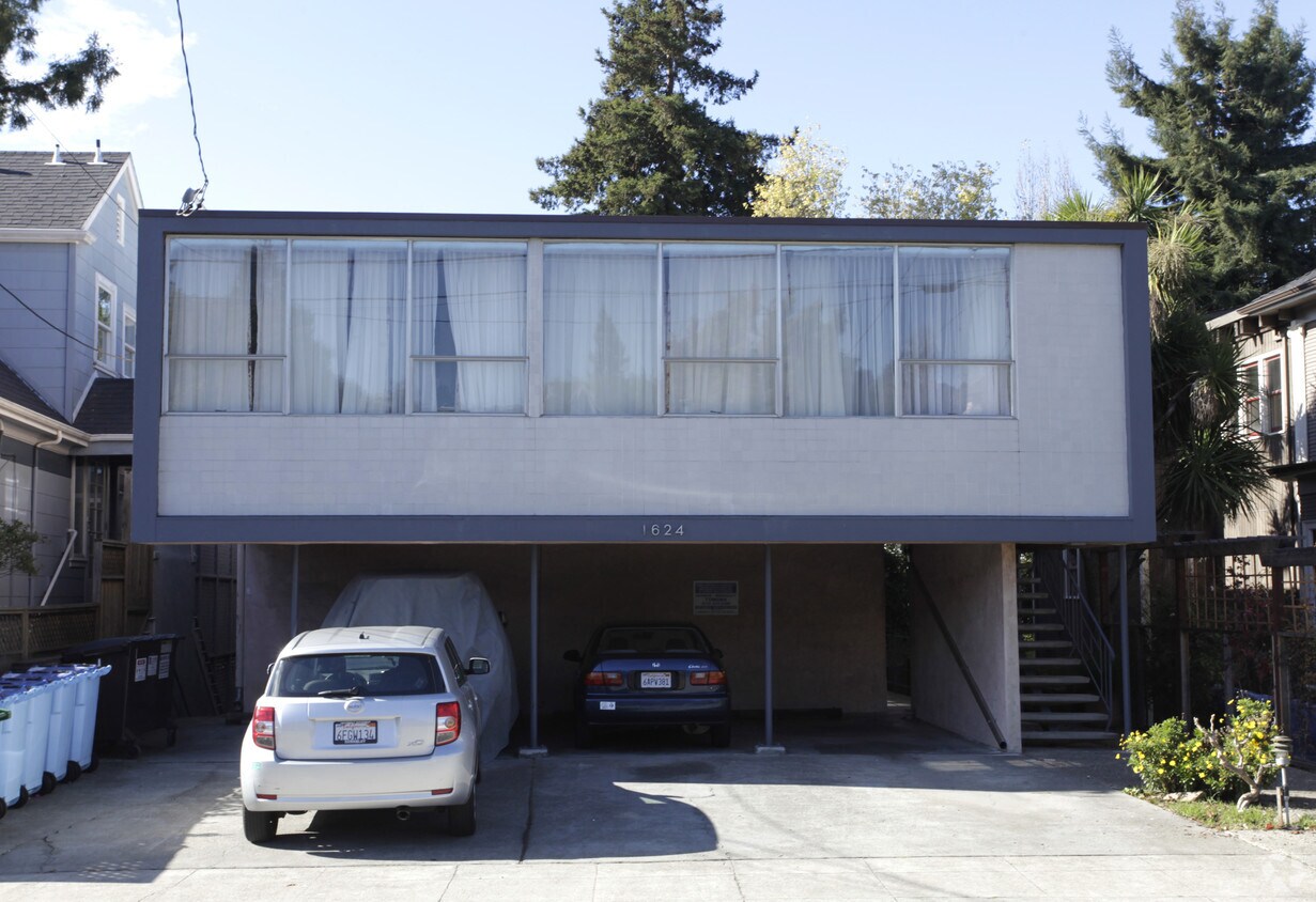 Primary Photo - 1624 Josephine St