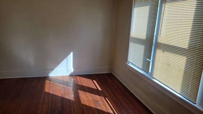 Building Photo - Prospect - 2