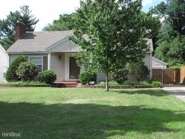 Building Photo - 2 br, 2 bath House - 1529 E Elm St