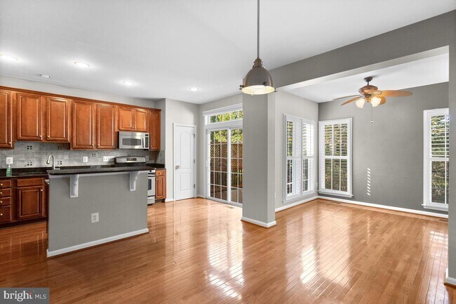 Foto del edificio - 21923 Windy Oaks Square