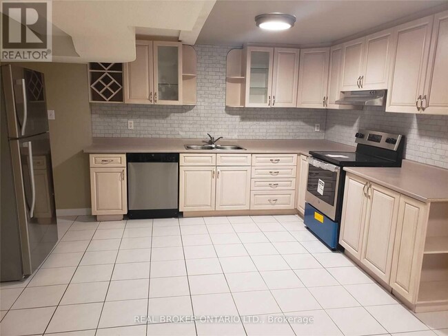 Building Photo - 4244 Starlight Crescent
