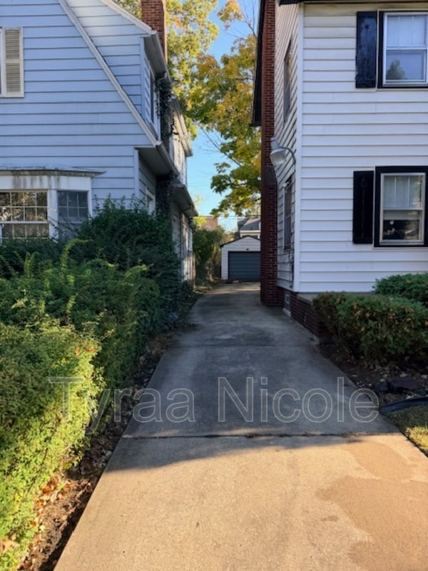 Building Photo - 4235 Glendale Ave