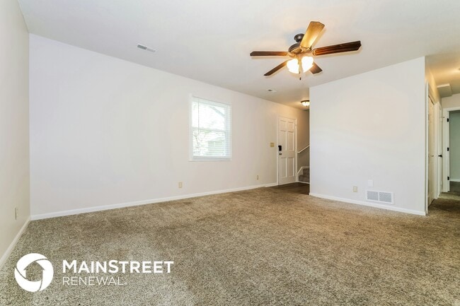 Building Photo - 303 E 11th St