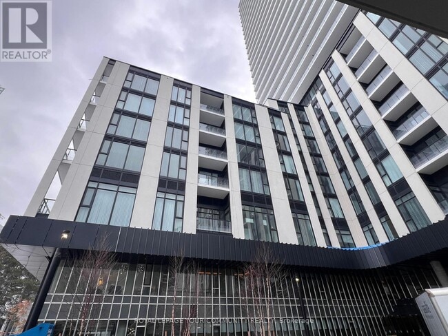 Building Photo - 5858 Yonge St