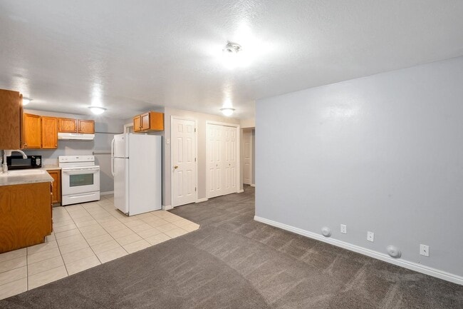 Building Photo - 673 E 1650 S