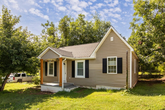 Building Photo - 604 Mauney Ave