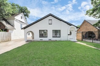 Building Photo - 2902 Truxillo St