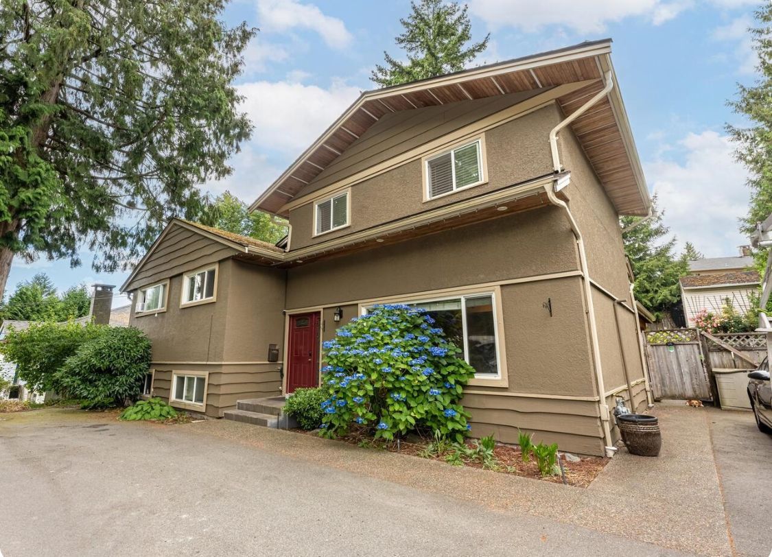 1693 Mountain Hwy, North Vancouver, BC V7J 2M6 House for Rent in