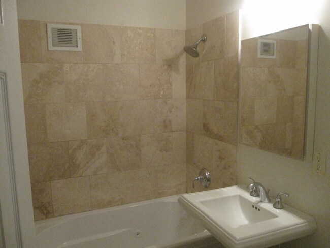 Foto del edificio - 767 Delaware Ave SW