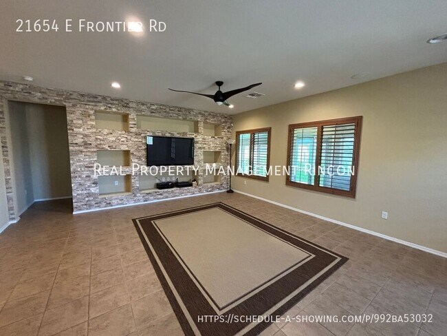 Foto del edificio - 21654 E Frontier Rd