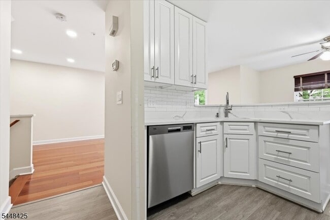Building Photo - 604 Knollwood Ct