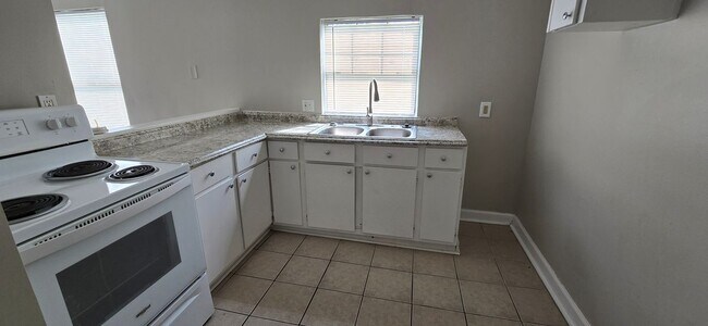 Foto del edificio - 5930 Agnes Ave