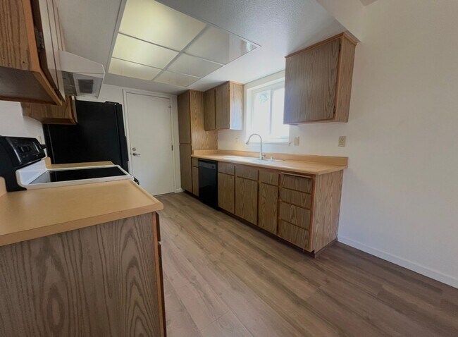 Foto del edificio - 6956 Meadow Wood Trail