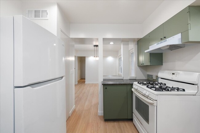Building Photo - Emmet Terrace Triplex